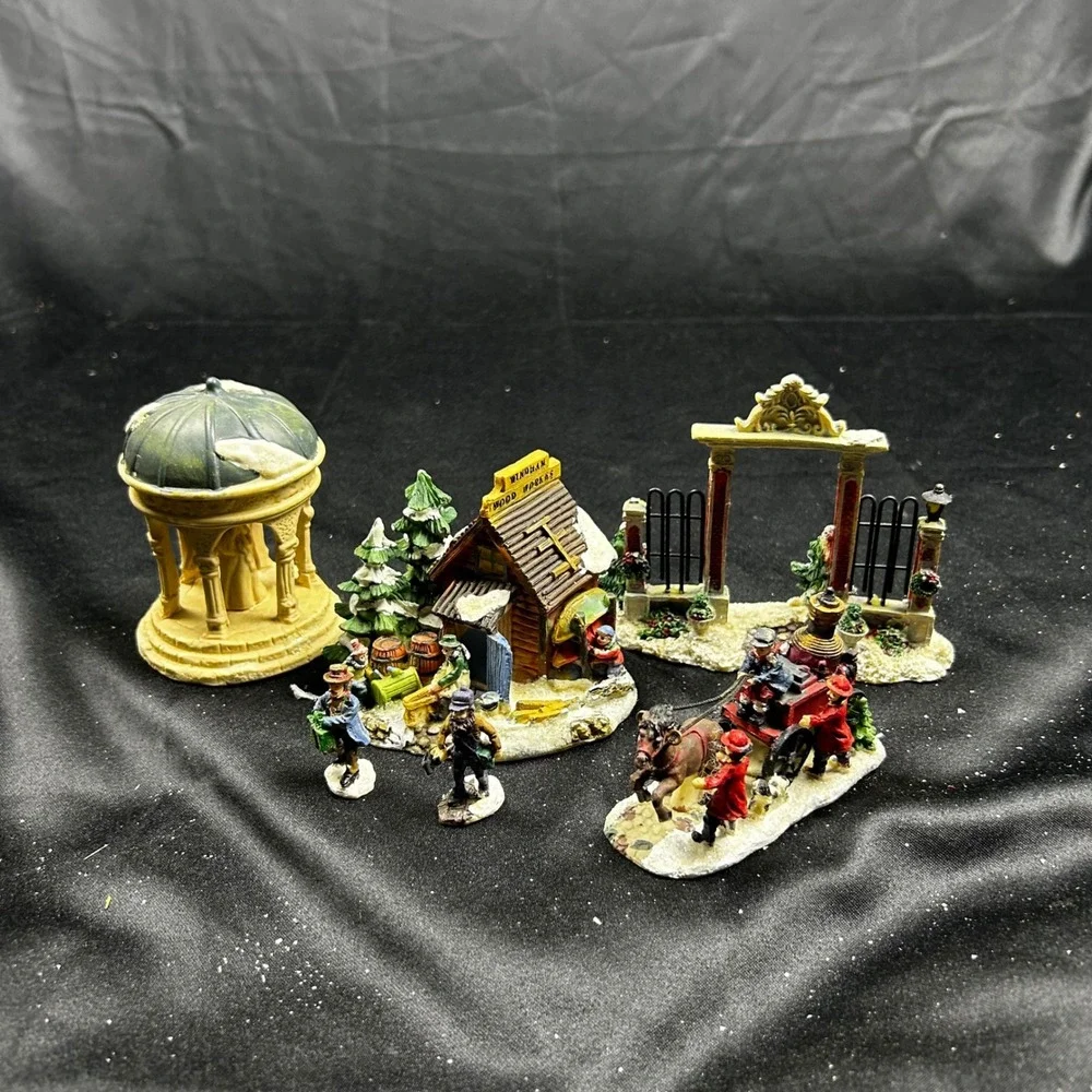 Cobblestone Corners 2004 Windham Heights Christmas Village Set 6pc Gazebo Gate